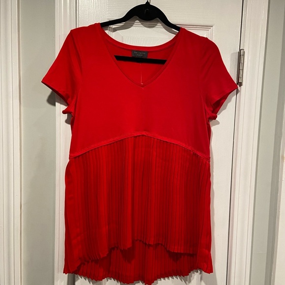 NWT Limited Size XL Red Short Sleeve V Neck Pleated Hem Flowy Tunic Stretch Top - Picture 1 of 13